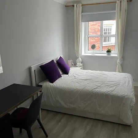 Stylish 2 Bedroom Flat In Apartament